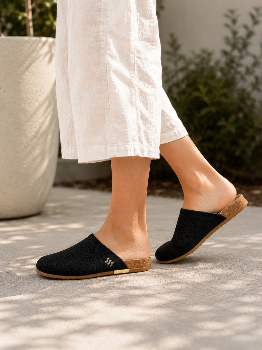 MESSAGE Henning Classic Black Slip On Mule Shoes Sz 37 US 6.5-7 - Picture 2 of 15